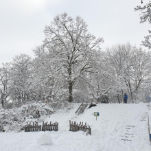 Schnee im hinteren Pausenhof
